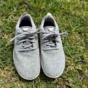 Woman’s wool Allbirds Gray Athletic Sneakers comfy shoes